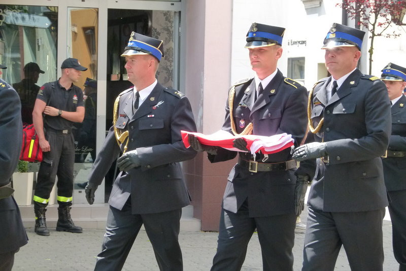Leszczyńscy strażacy mają sztandar (zdjęcia)