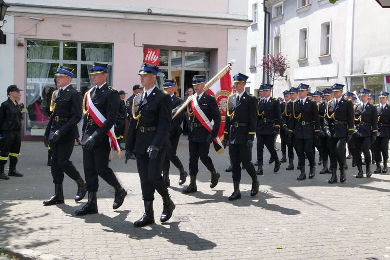 Leszczyńscy strażacy mają sztandar (zdjęcia)