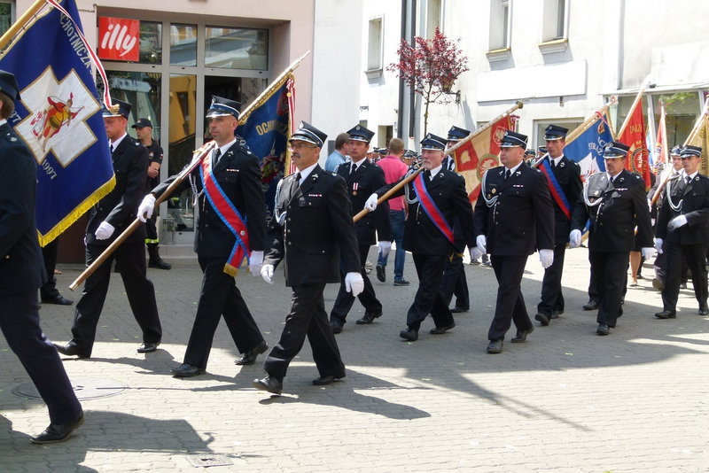 Leszczyńscy strażacy mają sztandar (zdjęcia)