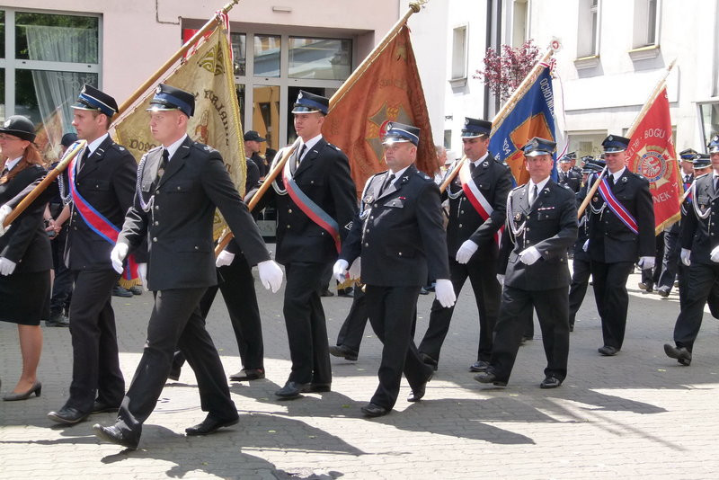 Leszczyńscy strażacy mają sztandar (zdjęcia)