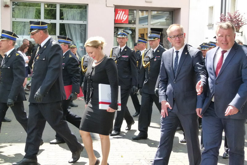 Leszczyńscy strażacy mają sztandar (zdjęcia)