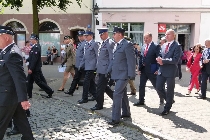 Leszczyńscy strażacy mają sztandar (zdjęcia)