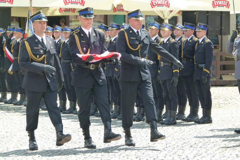 Leszczyńscy strażacy mają sztandar (zdjęcia)