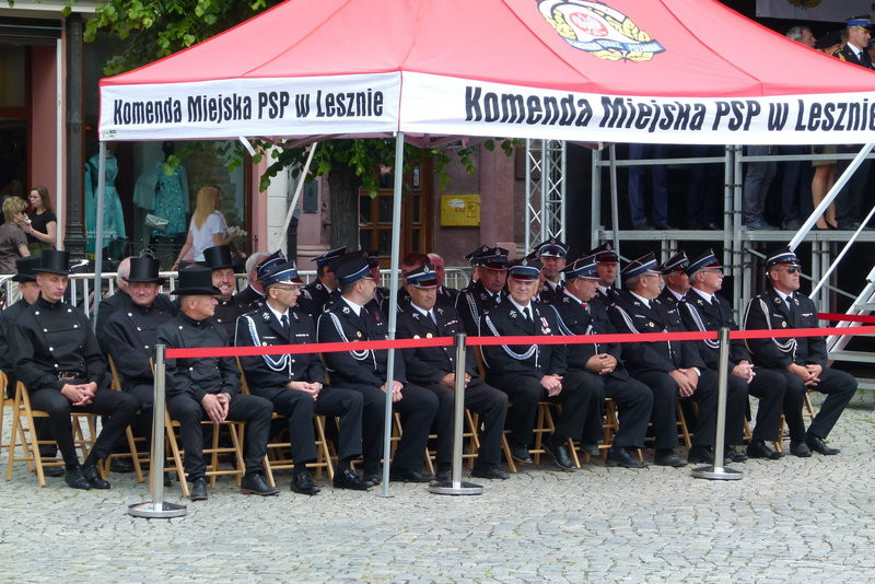 Leszczyńscy strażacy mają sztandar (zdjęcia)
