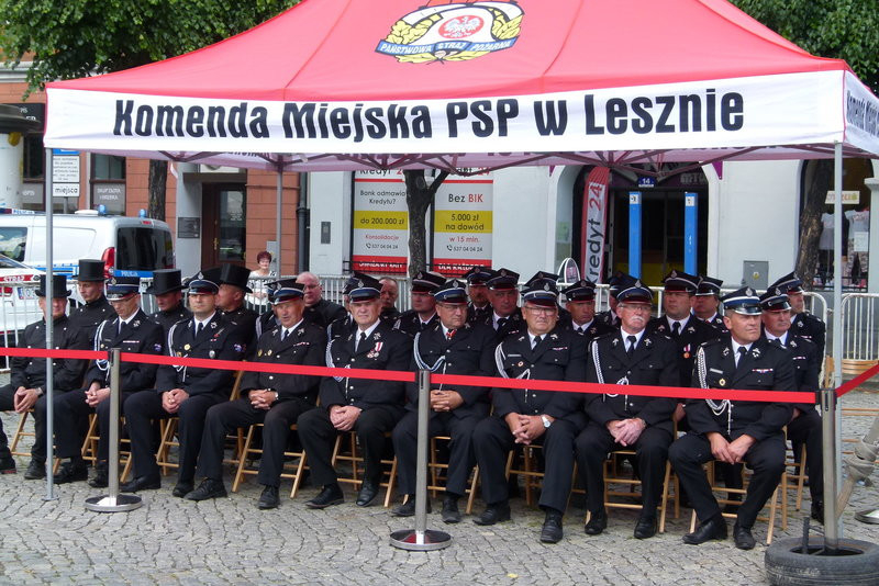 Leszczyńscy strażacy mają sztandar (zdjęcia)
