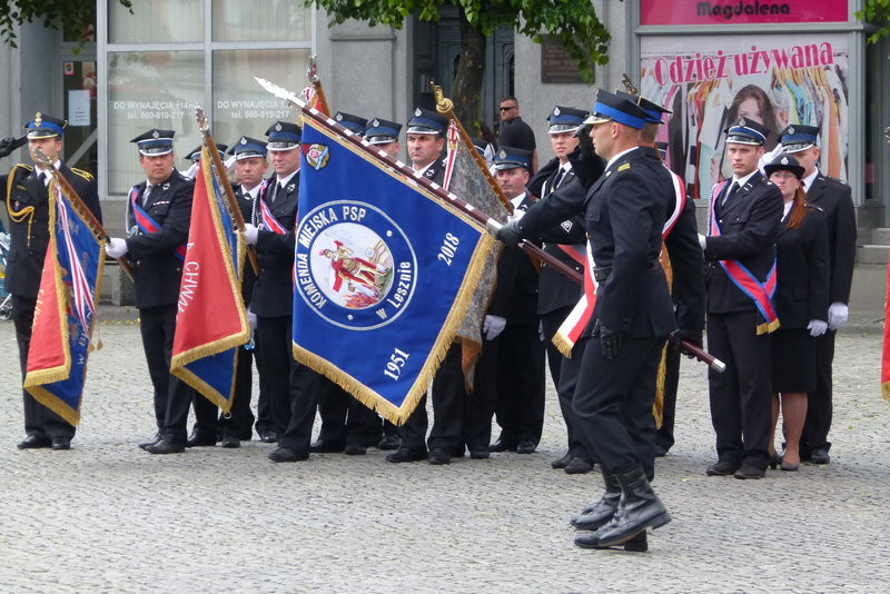 Leszczyńscy strażacy mają sztandar (zdjęcia)