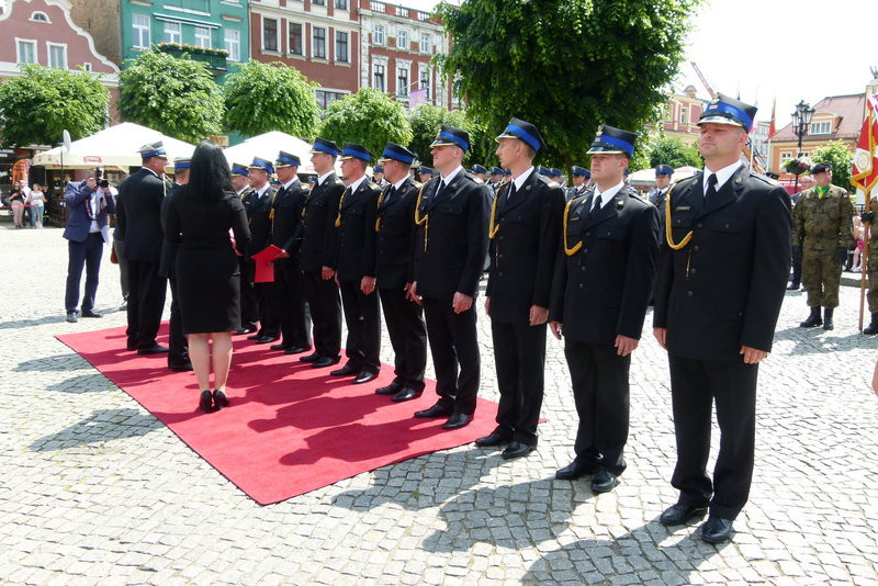 Leszczyńscy strażacy mają sztandar (zdjęcia)