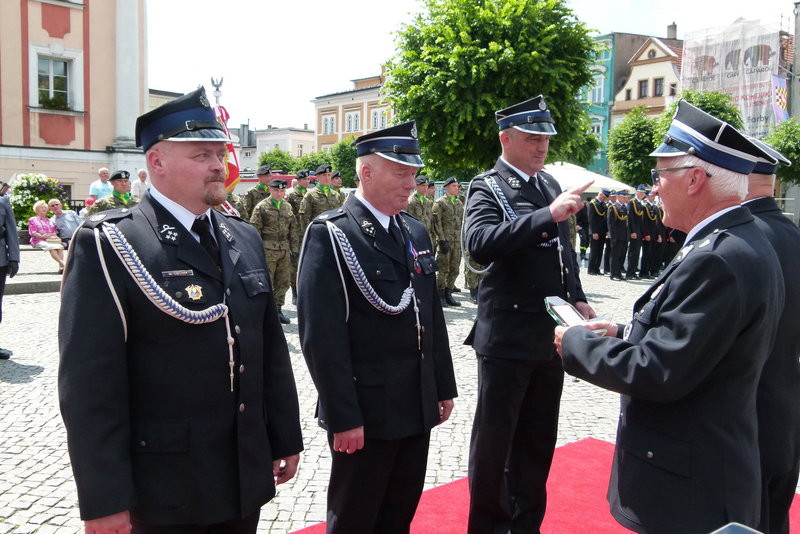 Leszczyńscy strażacy mają sztandar (zdjęcia)