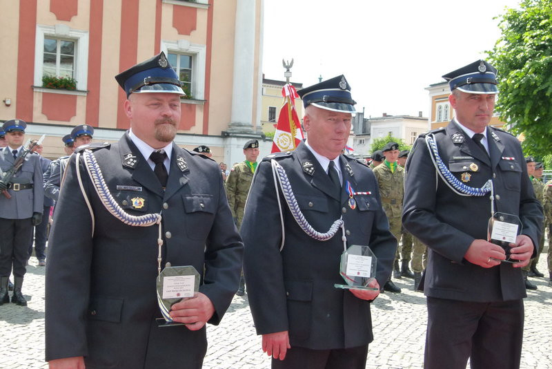 Leszczyńscy strażacy mają sztandar (zdjęcia)