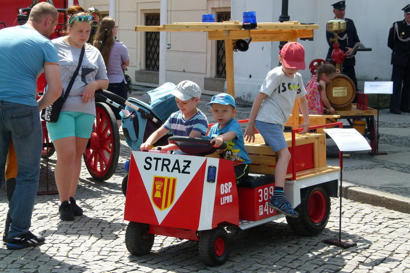 Leszczyńscy strażacy mają sztandar (zdjęcia)