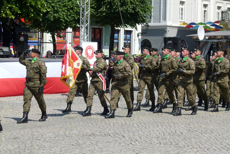 Leszczyńscy strażacy mają sztandar (zdjęcia)