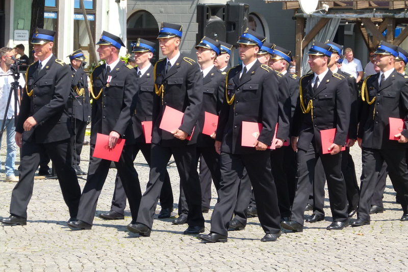 Leszczyńscy strażacy mają sztandar (zdjęcia)