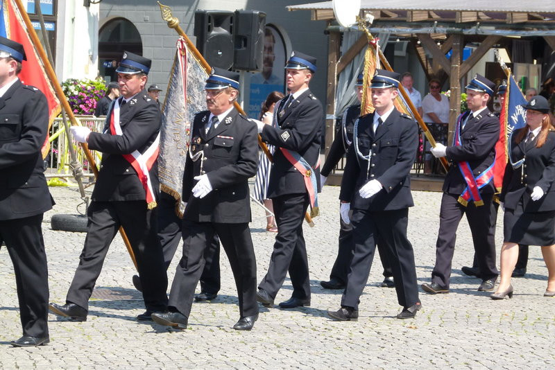 Leszczyńscy strażacy mają sztandar (zdjęcia)