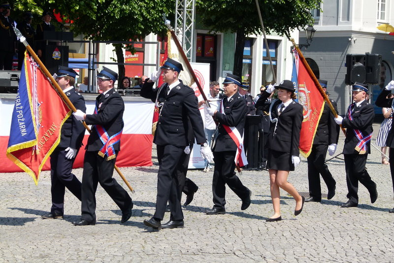 Leszczyńscy strażacy mają sztandar (zdjęcia)
