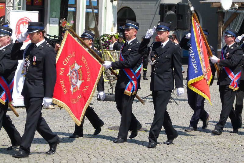 Leszczyńscy strażacy mają sztandar (zdjęcia)