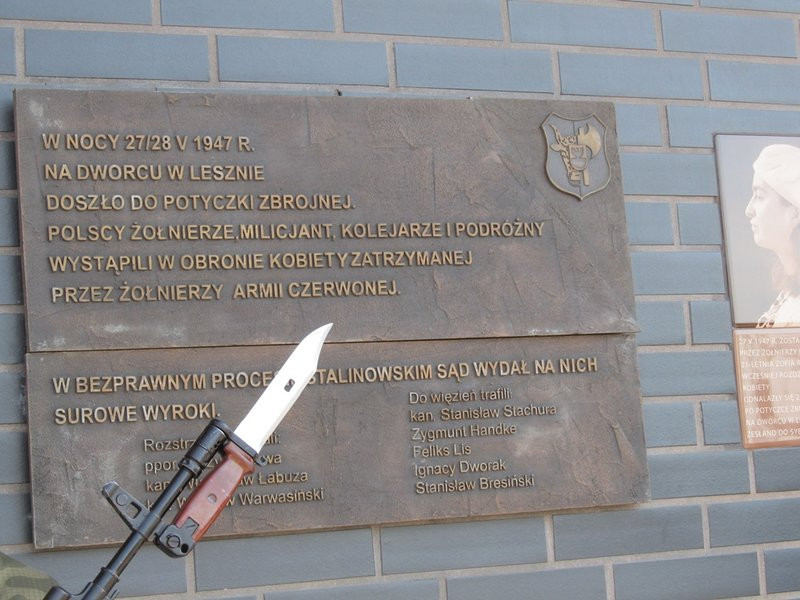 Zginęli, bo pomogli kobiecie (zdjęcia)