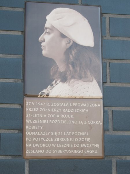 Zginęli, bo pomogli kobiecie (zdjęcia)