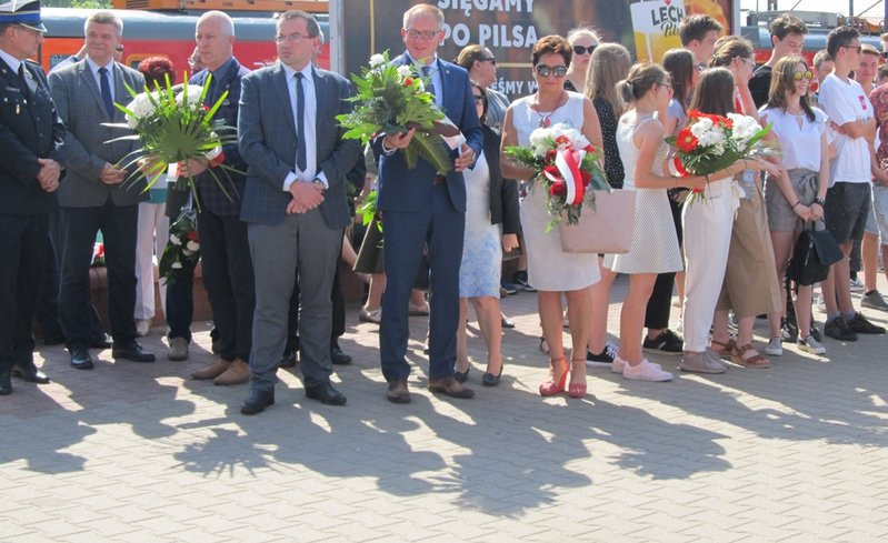 Zginęli, bo pomogli kobiecie (zdjęcia)