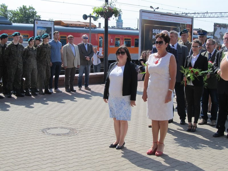 Zginęli, bo pomogli kobiecie (zdjęcia)