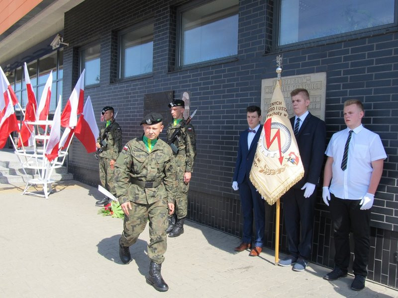 Zginęli, bo pomogli kobiecie (zdjęcia)