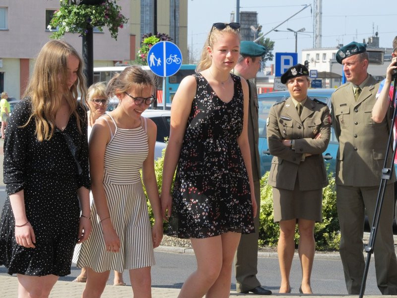 Zginęli, bo pomogli kobiecie (zdjęcia)