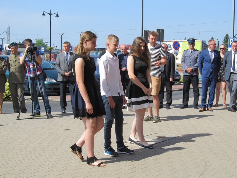 Zginęli, bo pomogli kobiecie (zdjęcia)