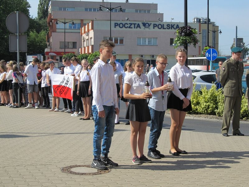 Zginęli, bo pomogli kobiecie (zdjęcia)