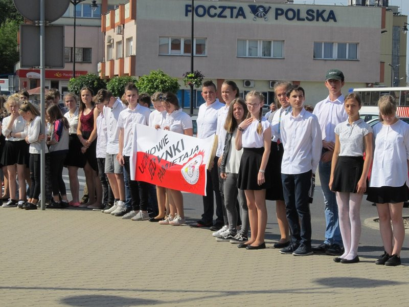 Zginęli, bo pomogli kobiecie (zdjęcia)