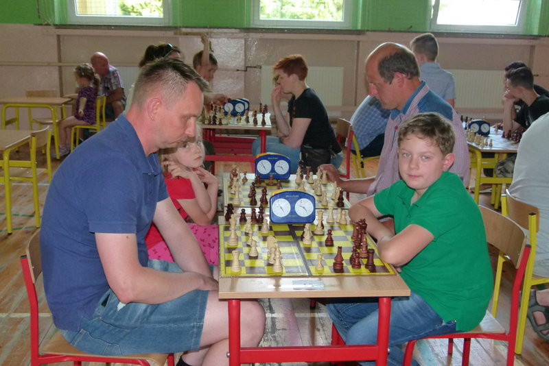 Rodzinne szachowanie we Włoszakowicach (zdjęcia)