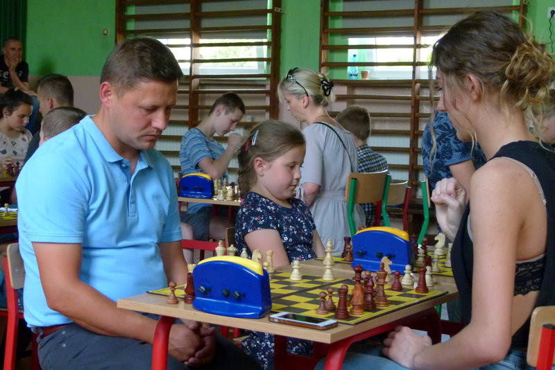 Rodzinne szachowanie we Włoszakowicach (zdjęcia)