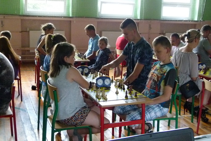 Rodzinne szachowanie we Włoszakowicach (zdjęcia)
