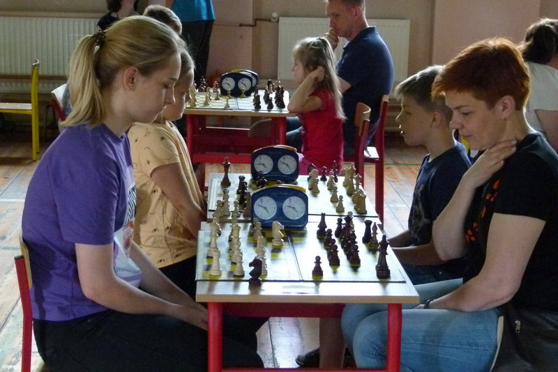 Rodzinne szachowanie we Włoszakowicach (zdjęcia)