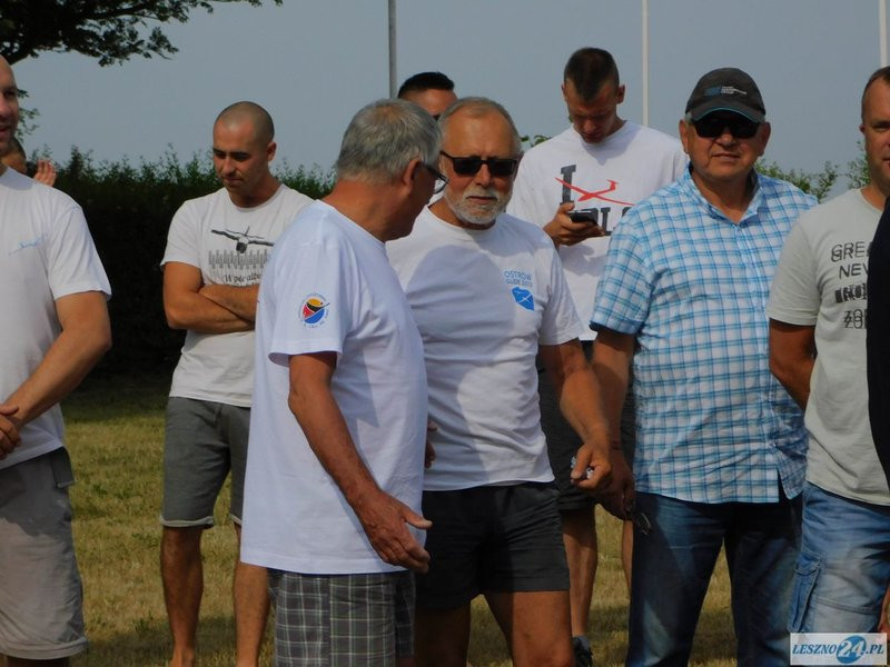 Niebo udekorowane szybowcami (zdjęcia)