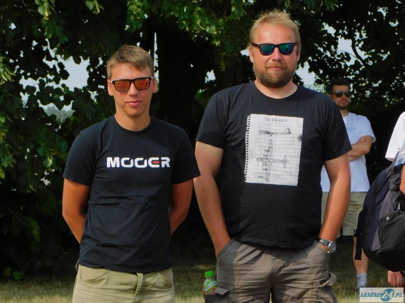 Niebo udekorowane szybowcami (zdjęcia)