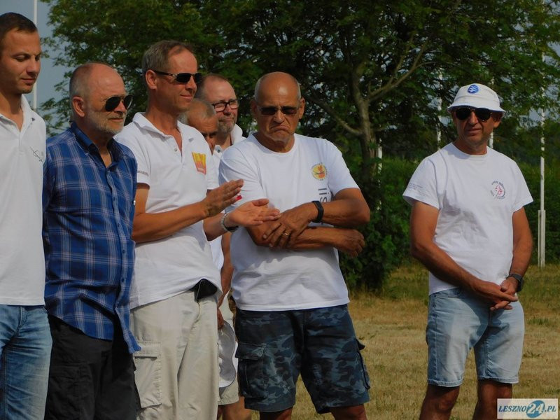 Niebo udekorowane szybowcami (zdjęcia)