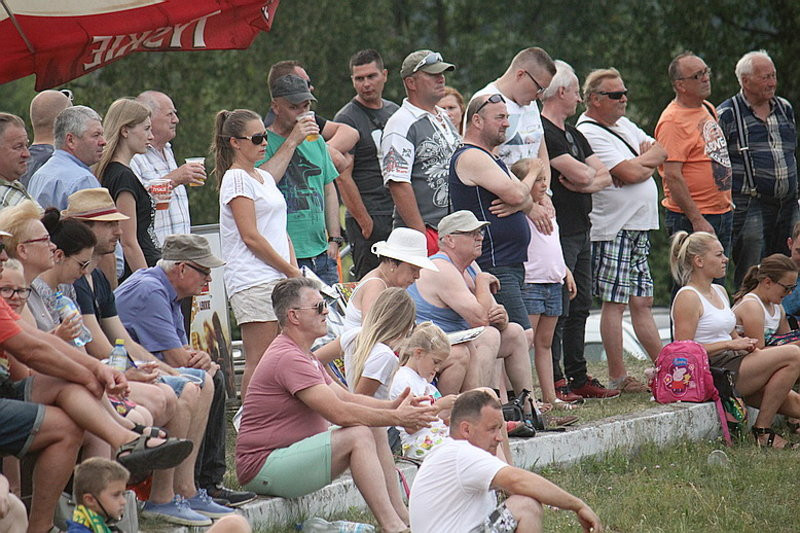 Radość z bonusa (zdjęcia)