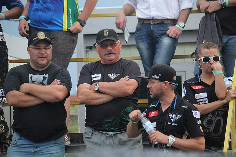 Radość z bonusa (zdjęcia)