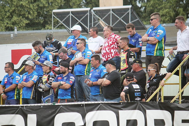 Radość z bonusa (zdjęcia)