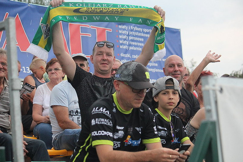 Radość z bonusa (zdjęcia)