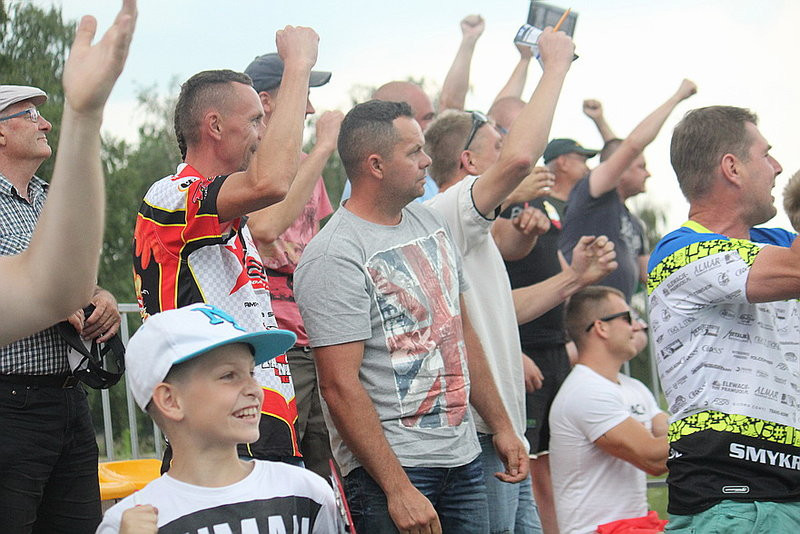 Radość z bonusa (zdjęcia)