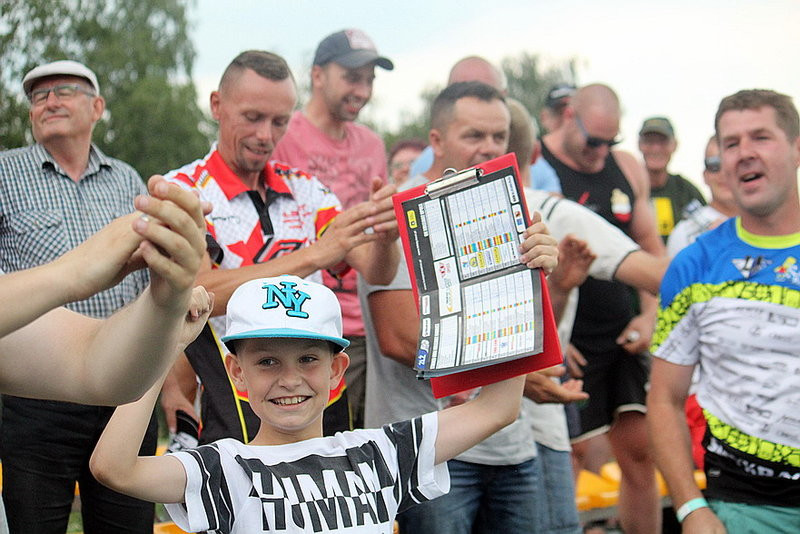 Radość z bonusa (zdjęcia)