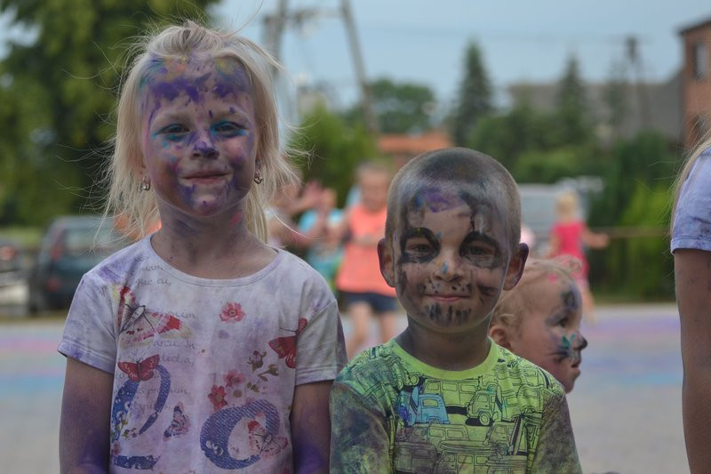 Mierzejewo bawiło się na kolorowo! (zdjęcia)