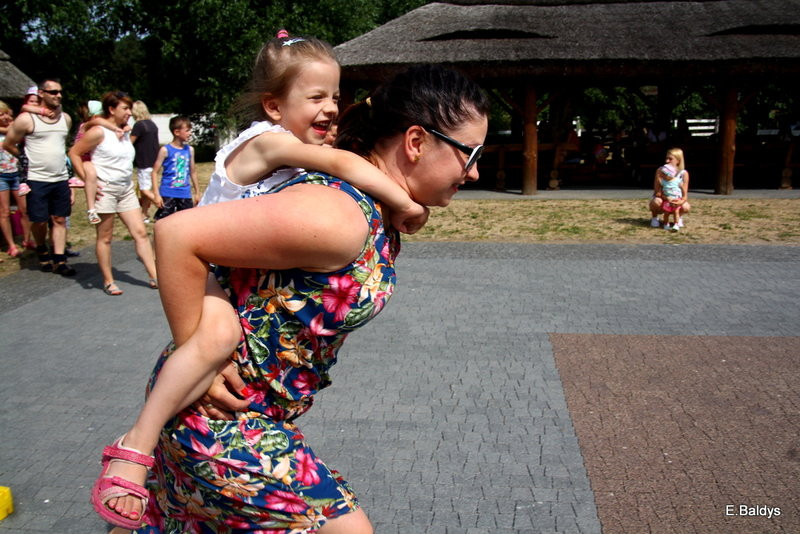 Słoneczny Festyn Rodzinny UM Leszna (zdjęcia)