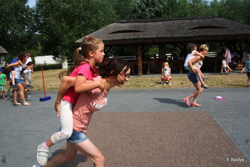 Słoneczny Festyn Rodzinny UM Leszna (zdjęcia)