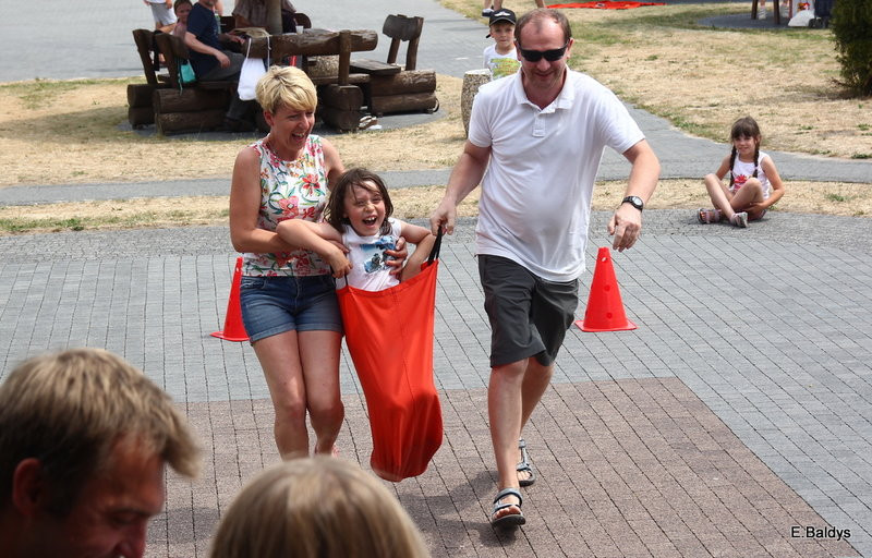 Słoneczny Festyn Rodzinny UM Leszna (zdjęcia)