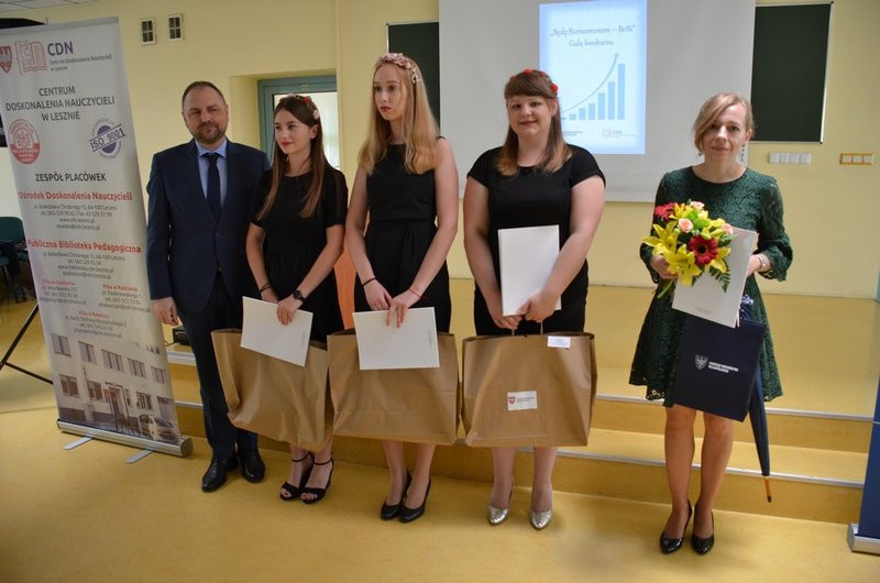 Młodzież tworzy biznesplany (kilka zdjęć)