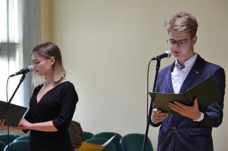 Młodzież tworzy biznesplany (kilka zdjęć)