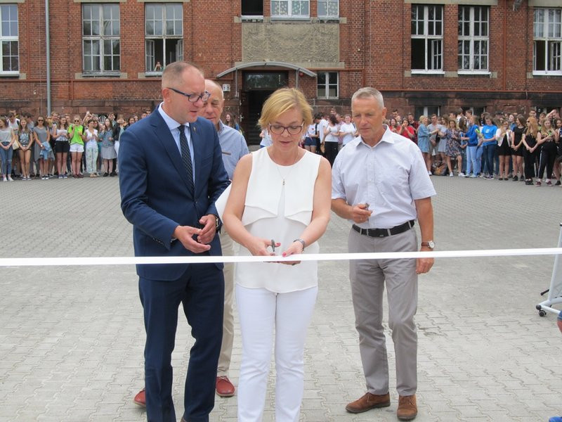 Polacy walczą na mundialu, a I LO ma nowe boiska (zdjęcia)