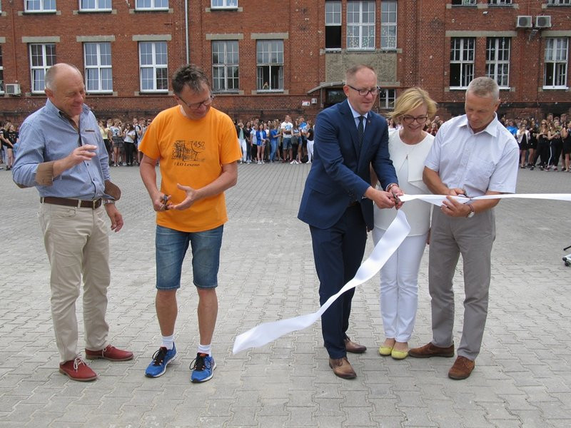 Polacy walczą na mundialu, a I LO ma nowe boiska (zdjęcia)