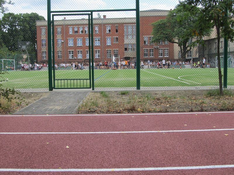 Polacy walczą na mundialu, a I LO ma nowe boiska (zdjęcia)